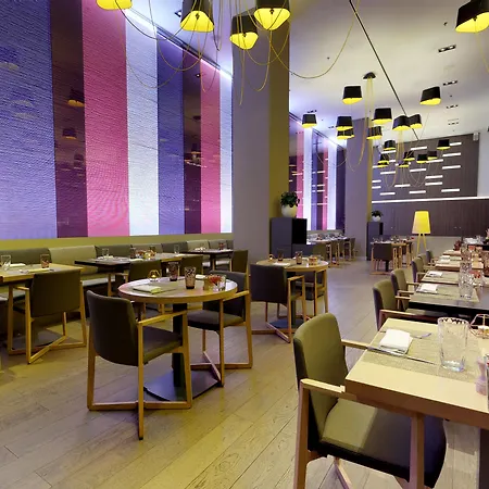 美利亚巴塞罗那天空四星级酒店 4*